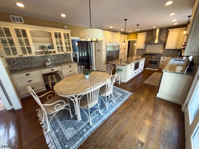 21 Round Top Rd, Warren Twp., NJ 07059