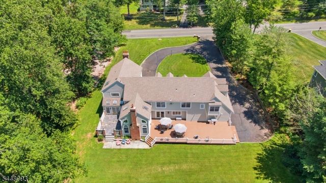 21 Round Top Rd, Warren Twp., NJ 07059