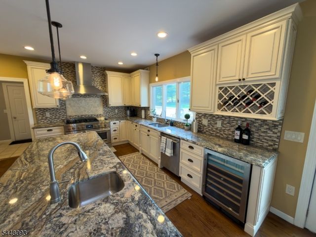 21 Round Top Rd, Warren Twp., NJ 07059