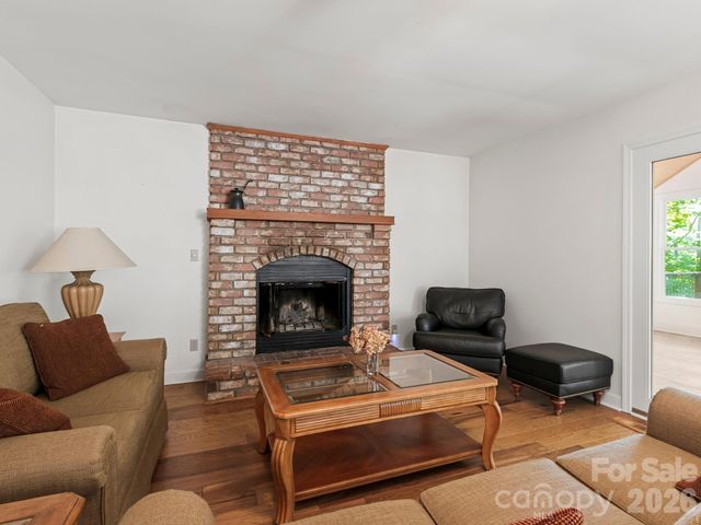 160 Little Mine Mountain Drive, Saluda, NC 28773