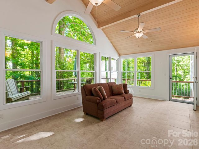 160 Little Mine Mountain Drive, Saluda, NC 28773