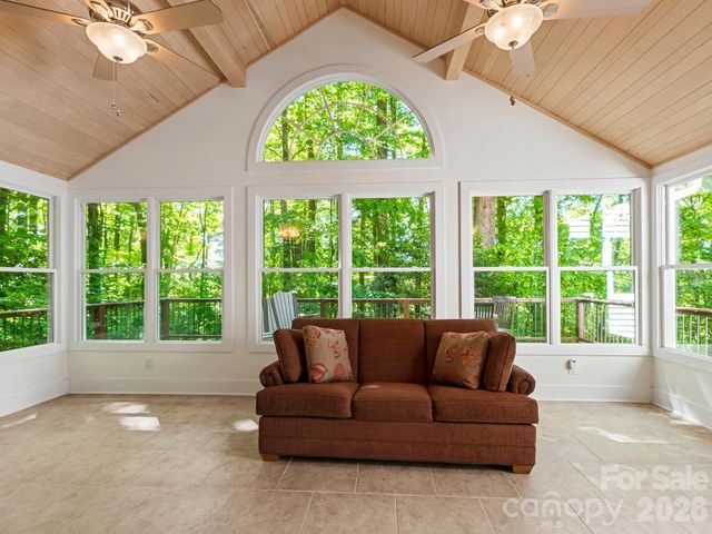 160 Little Mine Mountain Drive, Saluda, NC 28773