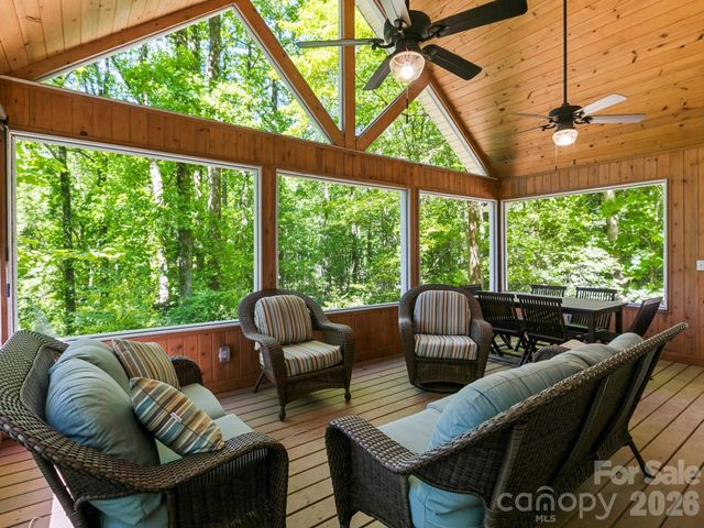 160 Little Mine Mountain Drive, Saluda, NC 28773