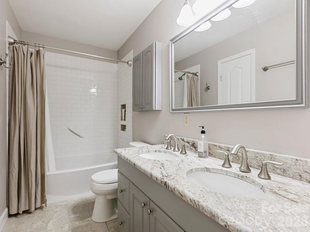 160 Little Mine Mountain Drive, Saluda, NC 28773