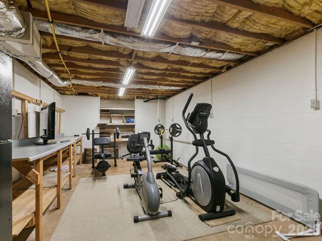 160 Little Mine Mountain Drive, Saluda, NC 28773
