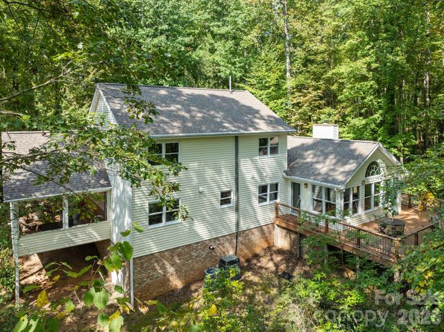 160 Little Mine Mountain Drive, Saluda, NC 28773