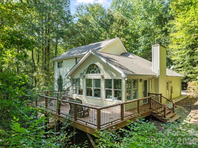 160 Little Mine Mountain Drive, Saluda, NC 28773