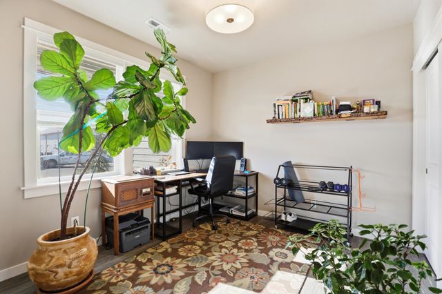 15 E E 12th St, Deer Park, WA 99006