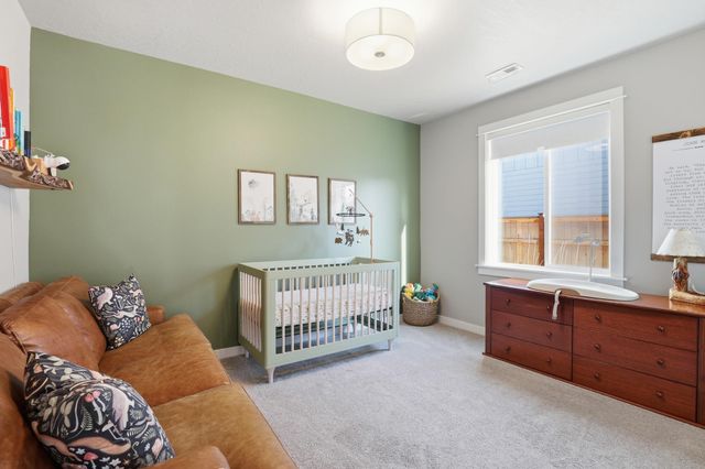 15 E E 12th St, Deer Park, WA 99006