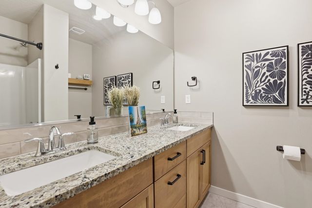 15 E E 12th St, Deer Park, WA 99006