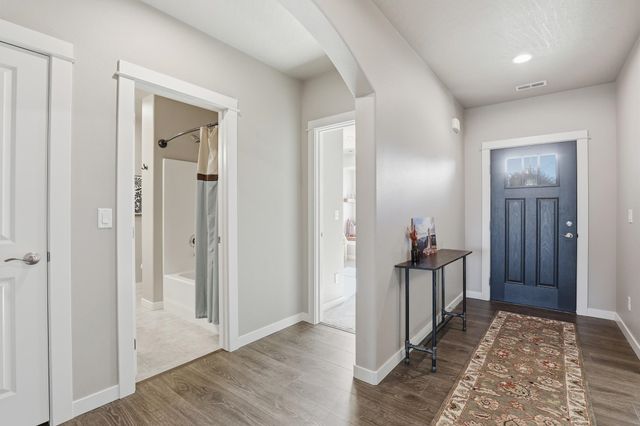 15 E E 12th St, Deer Park, WA 99006