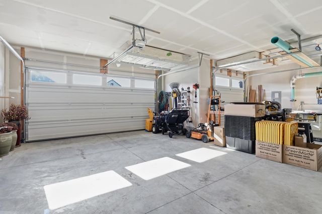 15 E E 12th St, Deer Park, WA 99006