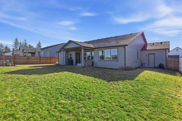 15 E E 12th St, Deer Park, WA 99006