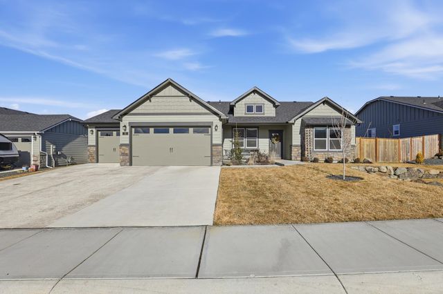 15 E E 12th St, Deer Park, WA 99006