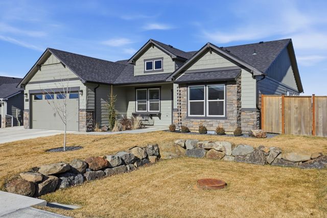 15 E E 12th St, Deer Park, WA 99006