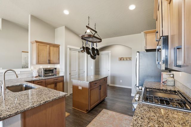 15 E E 12th St, Deer Park, WA 99006