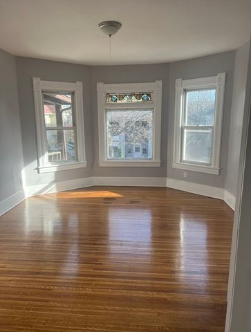 42 Hall St, Springfield, MA 01108