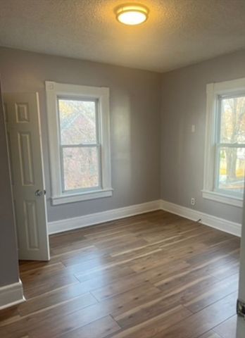 42 Hall St, Springfield, MA 01108