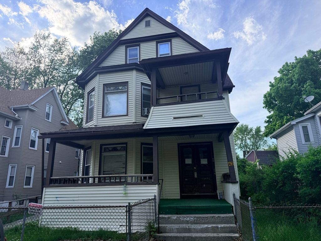 42 Hall St, Springfield, MA 01108