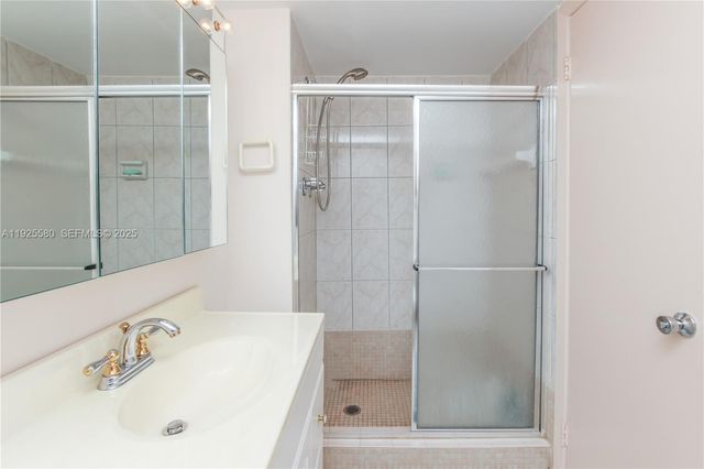 2780 NE 183rd St 901, Aventura, FL 33160