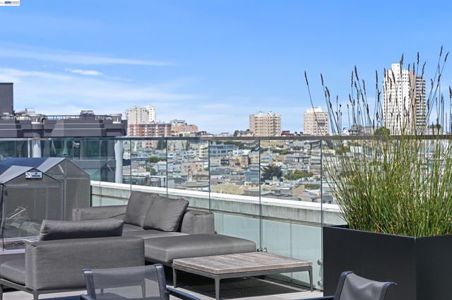1688 Pine St W506, San Francisco, CA 94109