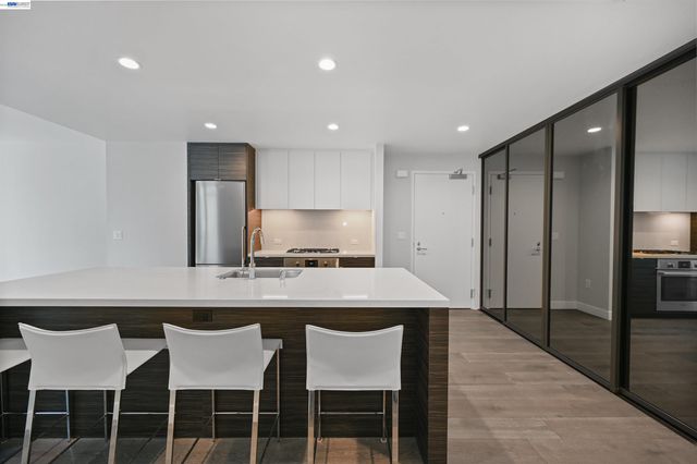 1688 Pine St W506, San Francisco, CA 94109