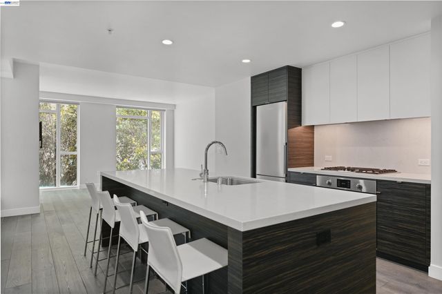 1688 Pine St W506, San Francisco, CA 94109