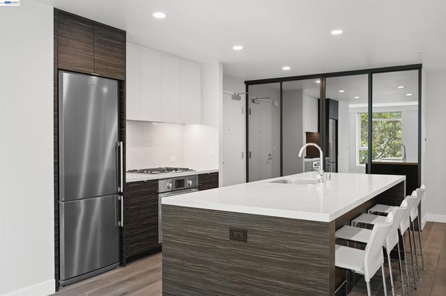 1688 Pine St W506, San Francisco, CA 94109