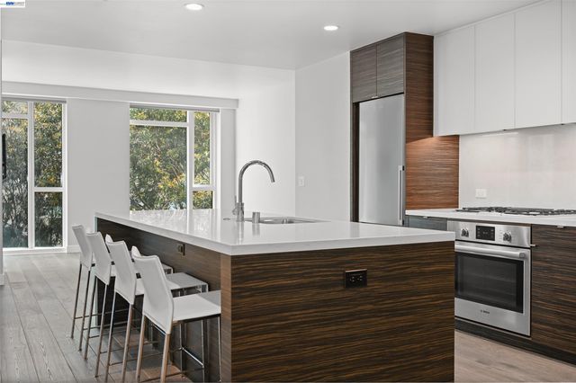 1688 Pine St W506, San Francisco, CA 94109
