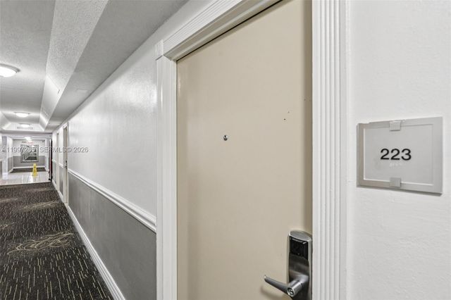19201 Collins Avenue 223, Sunny Isles Beach, FL 33160