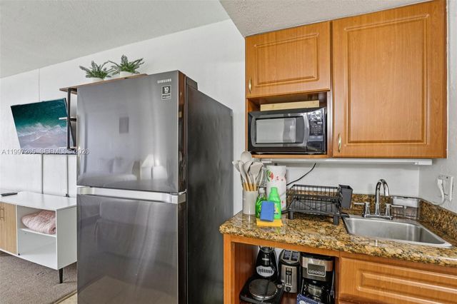 19201 Collins Avenue 223, Sunny Isles Beach, FL 33160