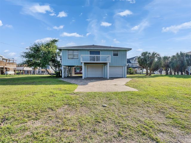 3813 Tradewinds Drive, Galveston, TX 77554