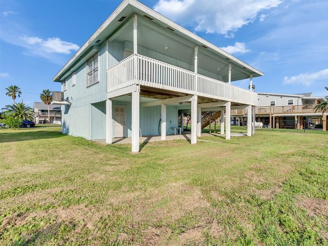 3813 Tradewinds Drive, Galveston, TX 77554