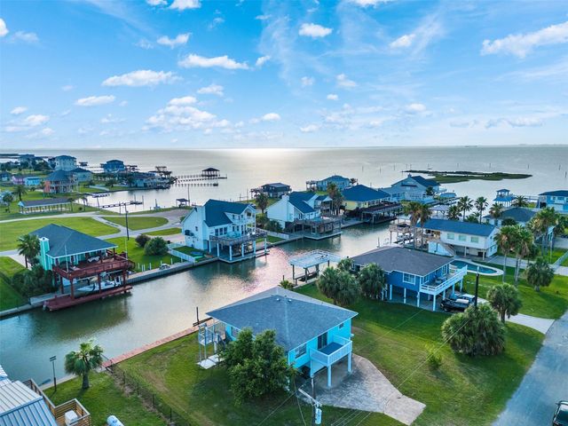 3813 Tradewinds Drive, Galveston, TX 77554