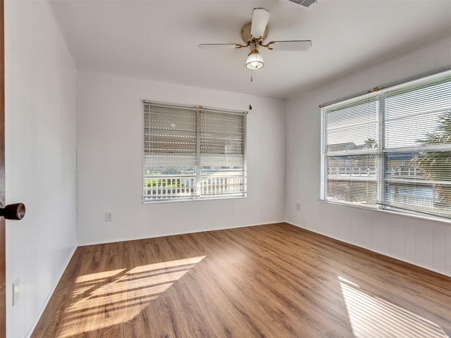 3813 Tradewinds Drive, Galveston, TX 77554