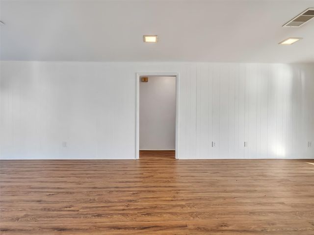 3813 Tradewinds Drive, Galveston, TX 77554