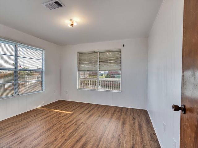 3813 Tradewinds Drive, Galveston, TX 77554