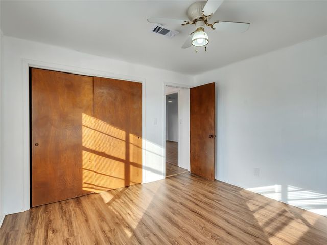 3813 Tradewinds Drive, Galveston, TX 77554