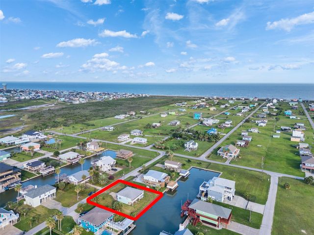 3813 Tradewinds Drive, Galveston, TX 77554
