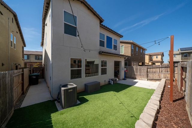 989 Moran Road W, Madera, CA 93636