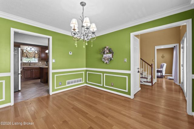 3812 Fieldside Cir, Louisville, KY 40299