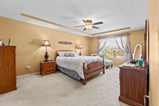 3812 Fieldside Cir, Louisville, KY 40299