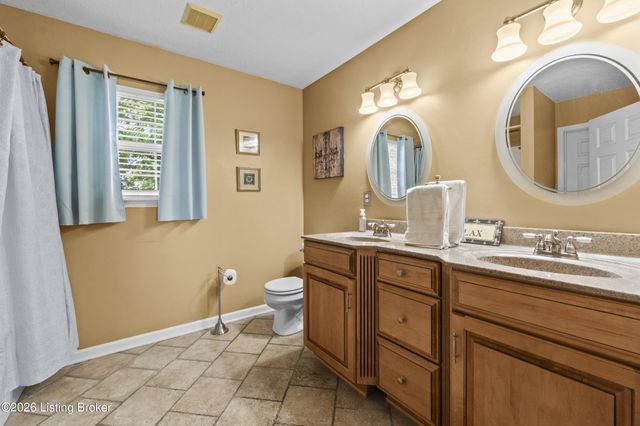 3812 Fieldside Cir, Louisville, KY 40299