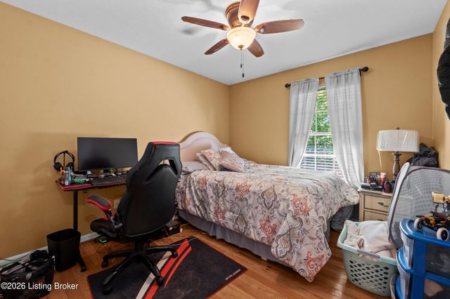 3812 Fieldside Cir, Louisville, KY 40299