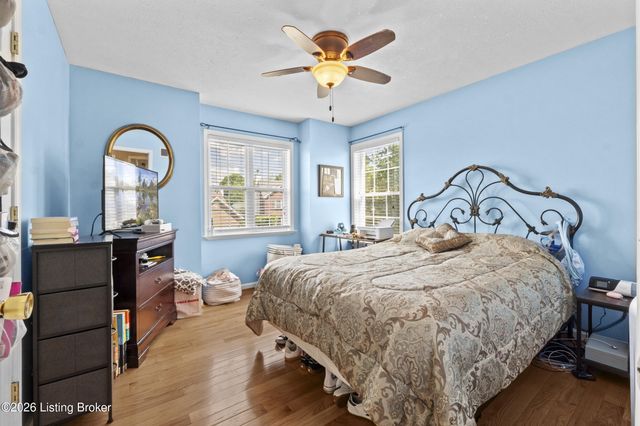 3812 Fieldside Cir, Louisville, KY 40299