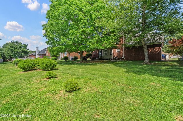 3812 Fieldside Cir, Louisville, KY 40299
