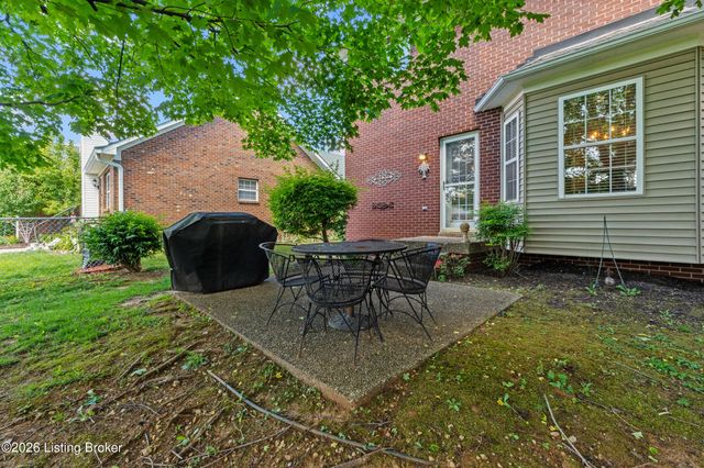 3812 Fieldside Cir, Louisville, KY 40299