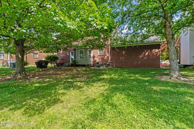 3812 Fieldside Cir, Louisville, KY 40299