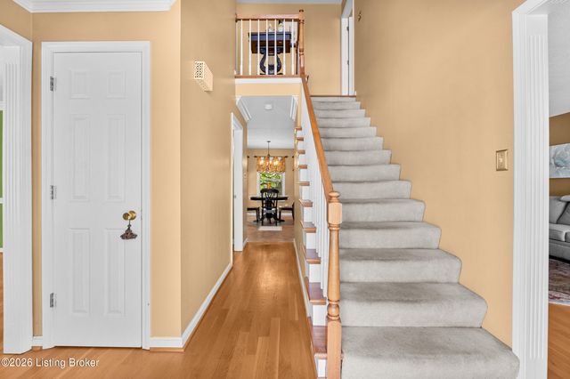 3812 Fieldside Cir, Louisville, KY 40299