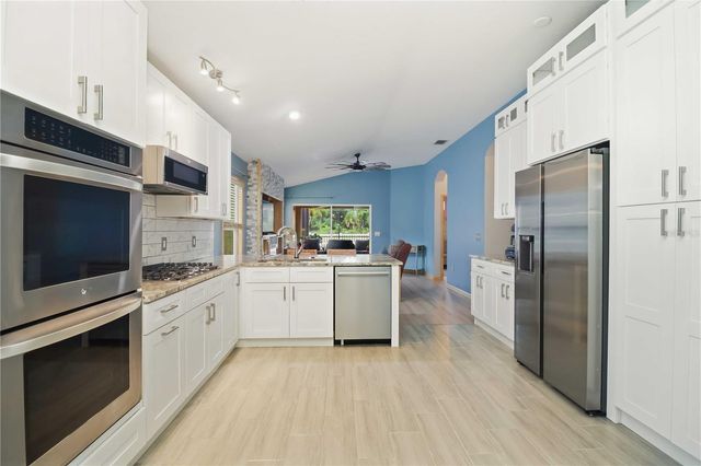 11212 CORALBEAN DRIVE, Lakewood Ranch, FL 34202